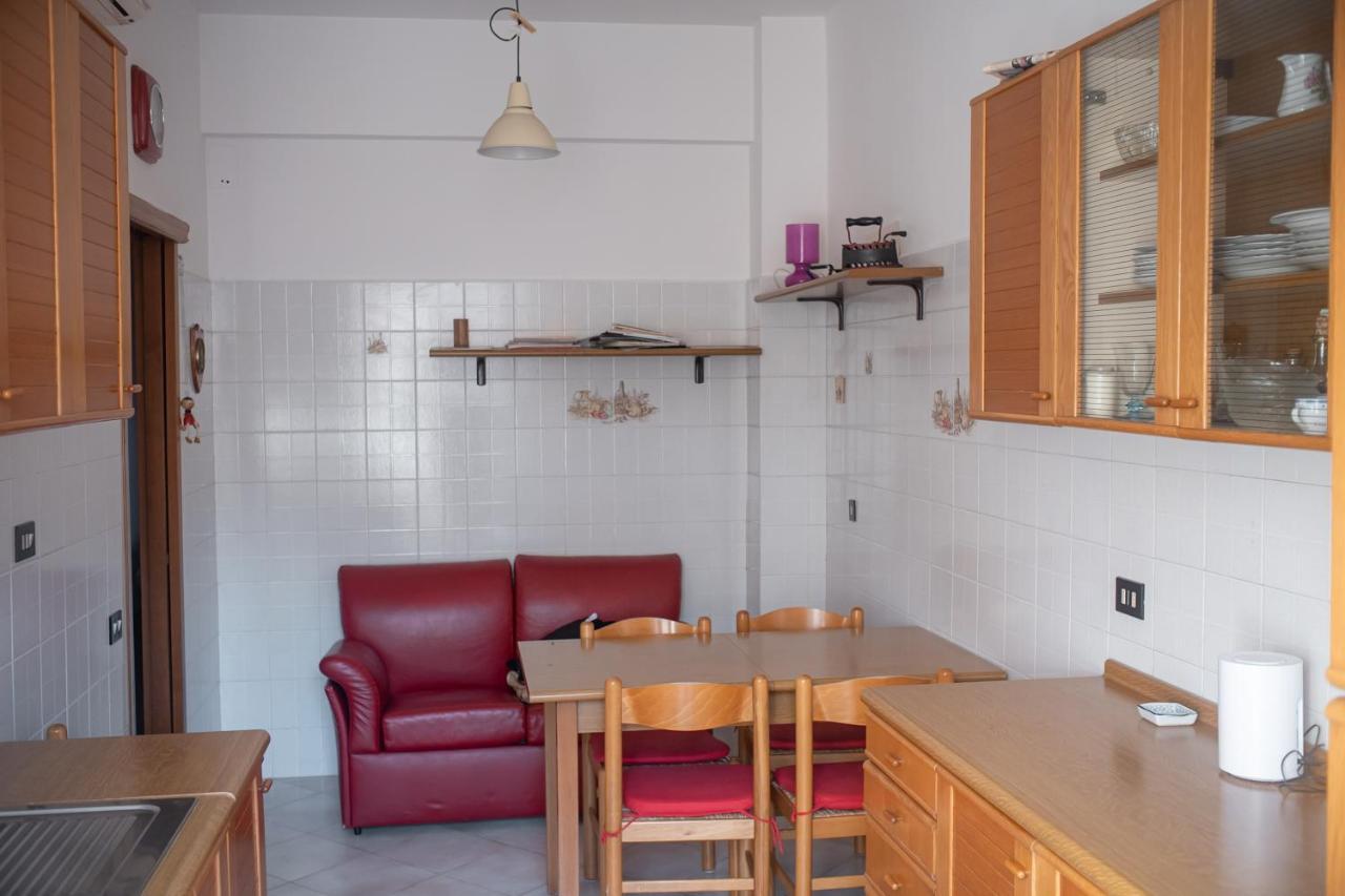 Peaceful Family Apartment, Near Metro Roma Esterno foto